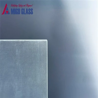 Verre trempé mat prismatique à faible teneur en fer de 3,2 mm avec 2 ARC